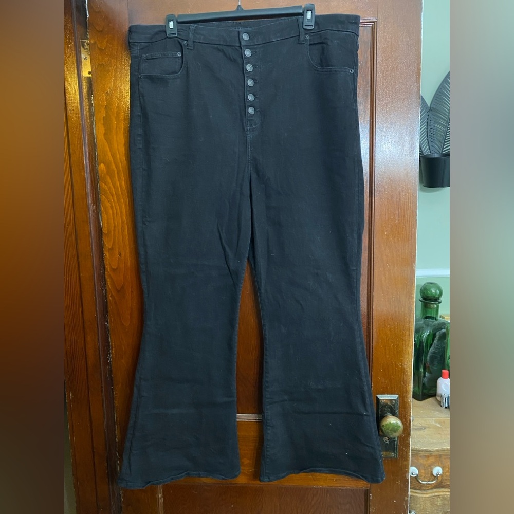 Women’s plus American Eagle Black high waisted Wide Flare Jeans